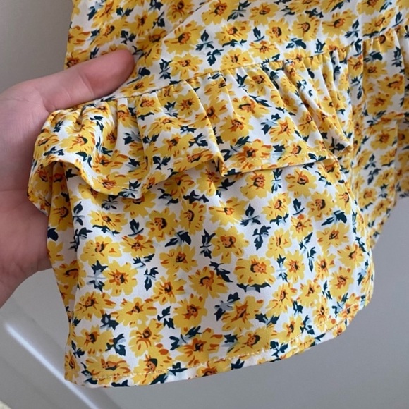 Pretty Darling Yellow floral wrap dress US 4 (small) - Picture 13 of 16
